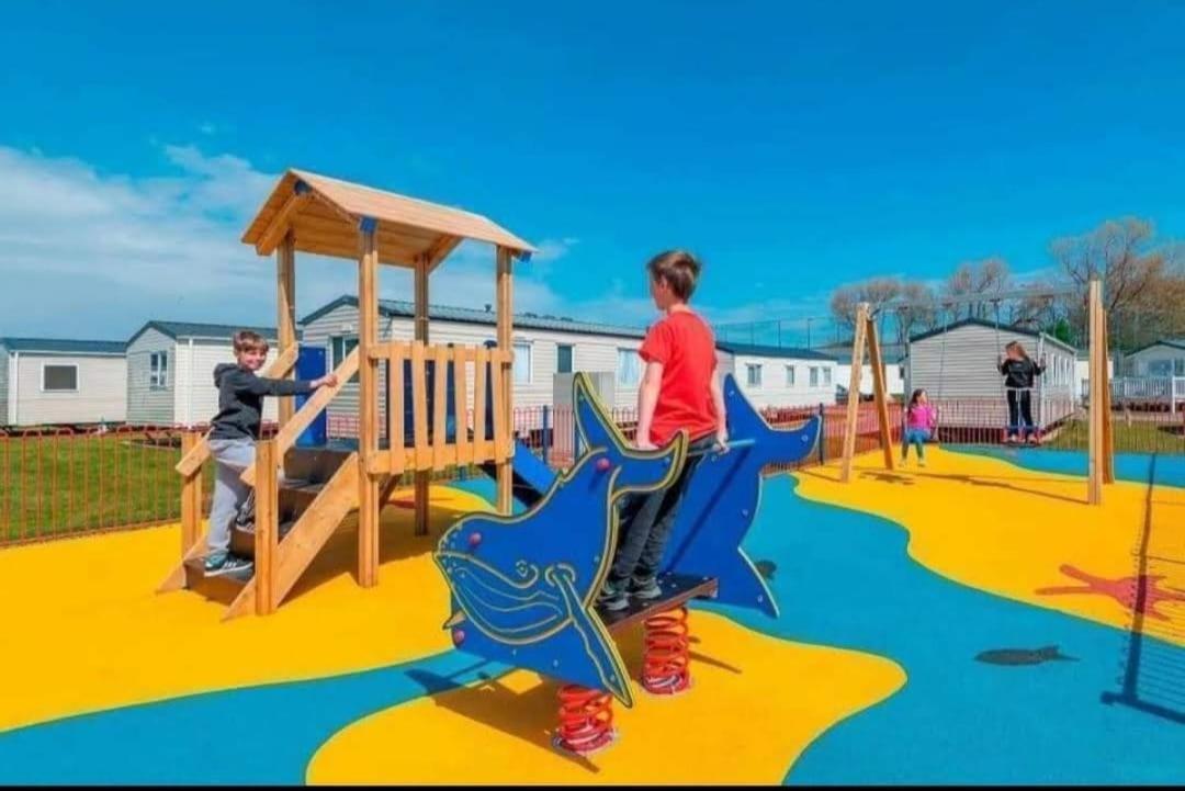 ホテル 6 Berth Caravan On Marine Holiday Park リル エクステリア 写真