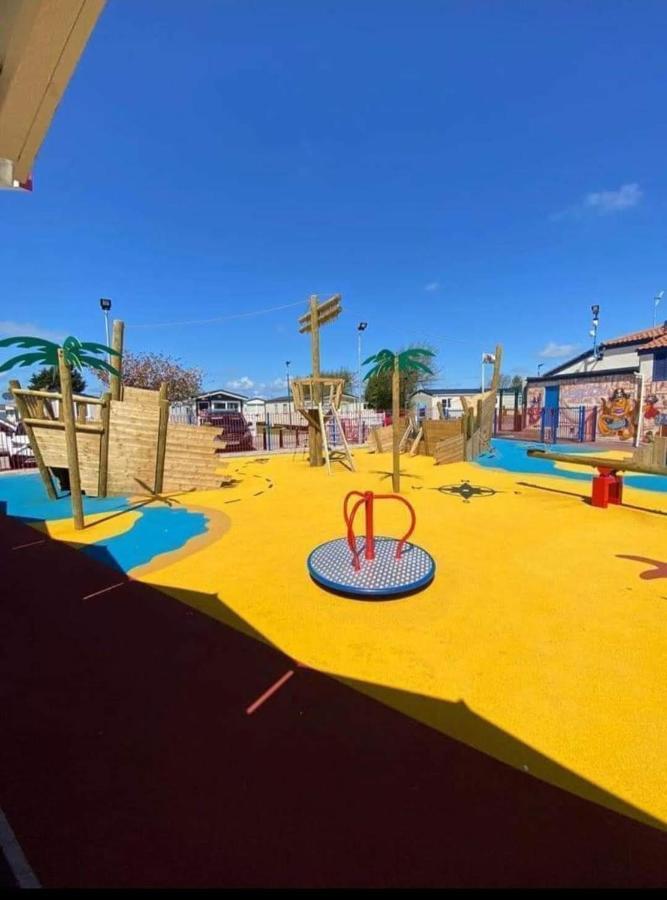 ホテル 6 Berth Caravan On Marine Holiday Park リル エクステリア 写真